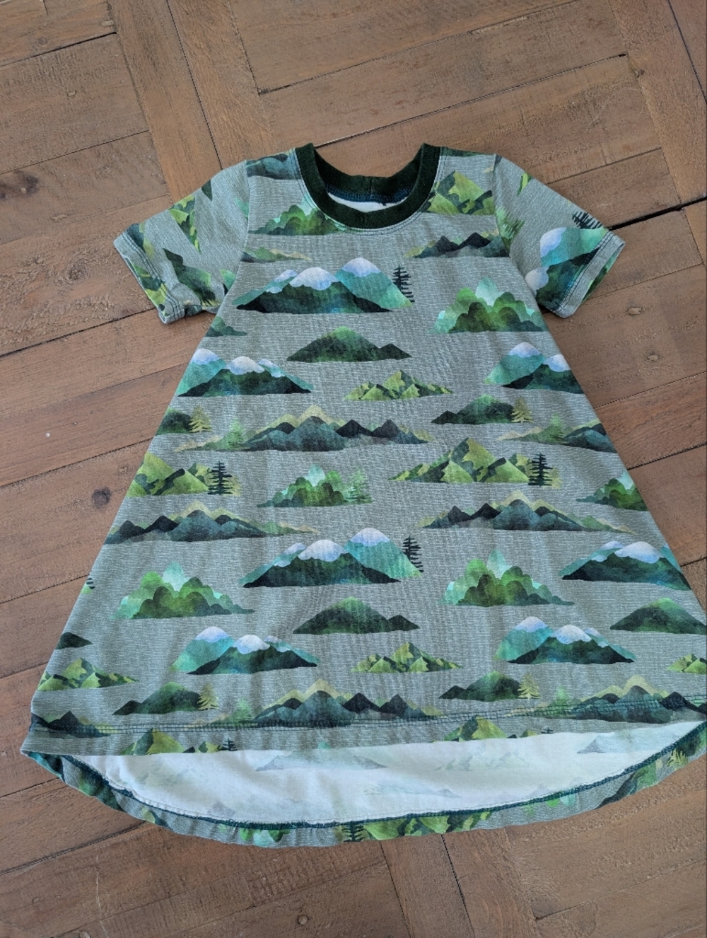 Sew La Tea Do, 2T, Green Mountain Print Short Sleeve Cotton Grow W/You Dress